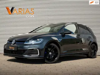 Volkswagen Golf 1.4 TSI PHEV GTE Pano Lane Keyless Blindspot Navi
