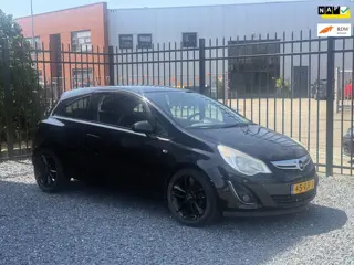 Opel Corsa 1.2-16V Cosmo IJSKOUDE AIRCO!APK2027!AUTOMAAT!NAVI!
