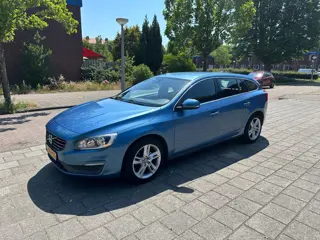 Volvo V60 1.6 T3 Momentum AUTOMAAT NW APK Azure Blue