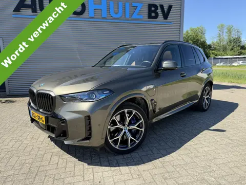 BMW X5 xDrive50e M Sport Panoramadak Trekhaak Carplay 21 Inch Harman-Kardon Comfortzetels Head-Up Di