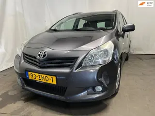 Toyota Verso 2.0 D-4D Business 7p. - Schade