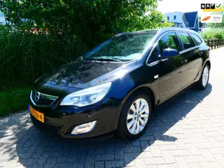 Opel Astra Sports Tourer 1.4 Turbo 140pk Clima Cruise Navi Trekhaak 1200kg.