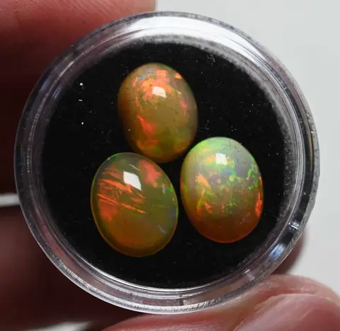 Ethiopische opalen van 7,02 ct met een uitstekend