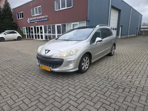 Peugeot 308 1.6 THP XT rijd schakelt goed