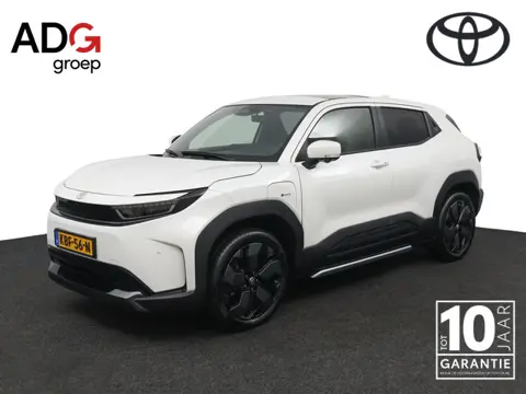 Toyota Urban Cruiser Executive 61 kWh | Panorama Dak | Kunstlederen Bekleding | 360 Camera | JBL Aud