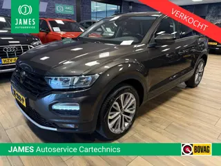 Volkswagen T-Roc 1.5 TSI Style |Navi|Carplay|Trekhaak|stoel en stuurverwarming|PrivacyGlass|
