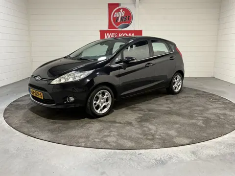 Ford Fiesta 1.25 Titanium, Clima, Cruise, Isofix, Lichtmetaal, Parkeersensoren, NL auto, Volledig on