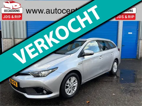 Toyota Auris 1.8 Hybrid Dynamic Ultimate station