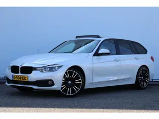 BMW 3-serie Touring 320d HANDEL/EXPORT | panoramadak | head-up | keyless entry | adap. cruise | rijs