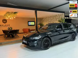 BMW 3-serie 330e xDrive M-Sport Line Black Edition|Pano|Black Pack|Sfeer|PDC|Keyless|Leder|LED+Xenon