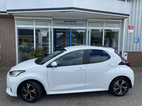 Toyota Yaris 1.5 Hybrid 115 Business Plus (bj 2025)