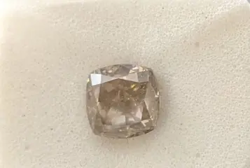 Diamant - 1.71 ct - Cushion - Fancy Light Brownish Gray -