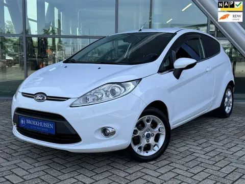Ford Fiesta 1.25 Titanium Cruise Control / Climate control / Parkeersensoren achter