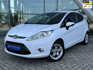 Ford Fiesta 1.25 Titanium Cruise Control / Climate control / Parkeersensoren achter