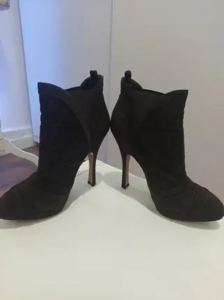 Prada - Enkellaarzen - Maat: Schoenen / EU 39,5