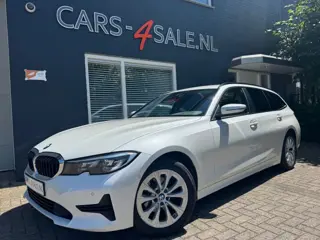 BMW 3-SERIE 318I Touring Aut. Business Edit. + Camera + Car -play + Led + Lmv + Navi + D-glas 
