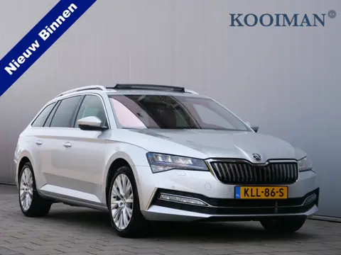 Škoda Superb Combi 1.4 TSI iV Style 218 Pk Automaat Navi / DAB / Apple Carplay / Pano-dak