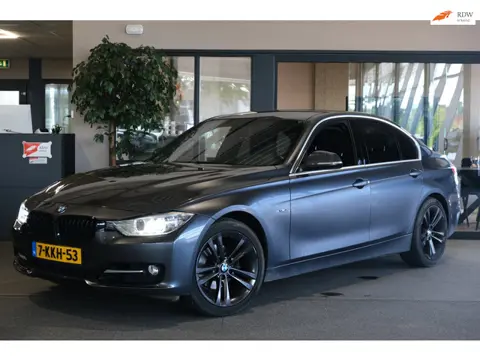 BMW 3-serie 320i Executive 184PK Airco Navi PDC