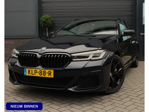 BMW 5-serie Touring 530e M Sport | Pano | Leer | Stoelverwarming | 19 Inch