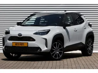 Toyota Yaris Cross 1.5 Hybrid GR Sport Ceramic Gray Metallic