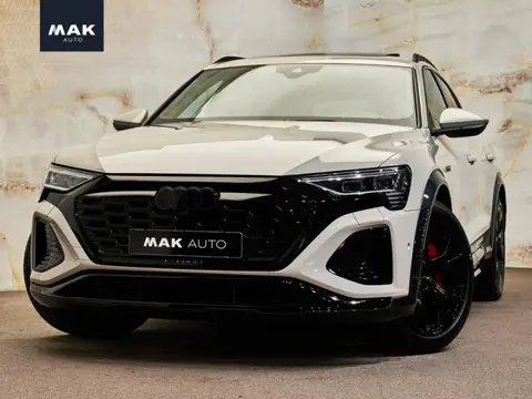 Audi SQ8 e-tron Quattro, Audi Exclusive, NL auto, S Sportstoelen, pano, tr.haak, luchtv., matrix-LED