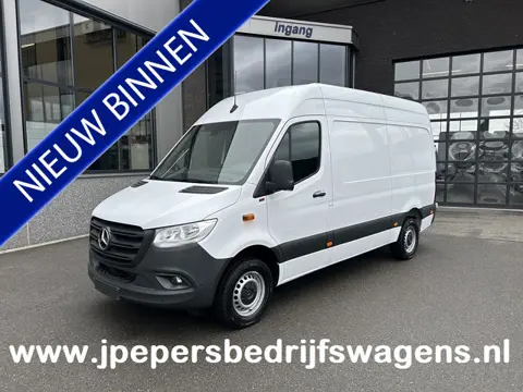 Mercedes-Benz Sprinter 317 CDI L2 H2 Automaat / 360 Camera / MBUX / Navigatie / Cruise control / Air