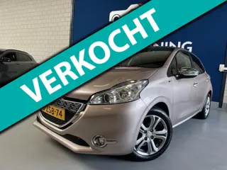 Peugeot 208 1.2 PureTech Style Pack Plus / bj.2015 / panoramadak / navigatie / climate /etc/ NAP met