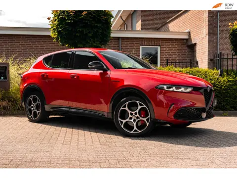 Alfa Romeo Tonale 1.3T PHEV Veloce 280 PK Keyless Adaptive Camera Sfeerverlichting 19''