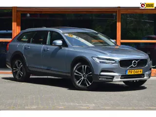 Volvo V90 Cross Country T5 AWD | Panoramadak | Trekhaak 2400KG | Stoelverwarming | Leer | Apple CarP