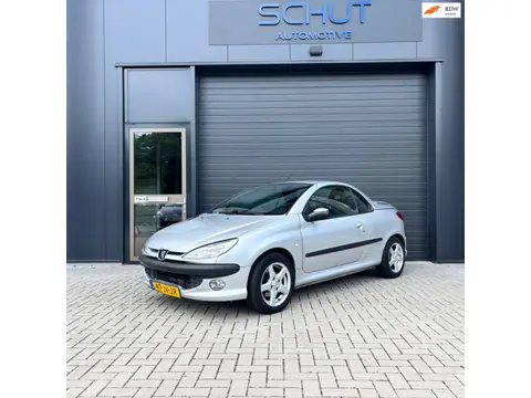 Peugeot 206 CC 1.6-16V CC LEDER | CV | CARPLAY | APK | NAP | ORIG NL AUTO!