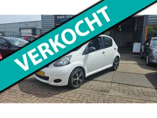 Toyota Aygo 1.0-12V Access 5 Deurs Groot Scherm.