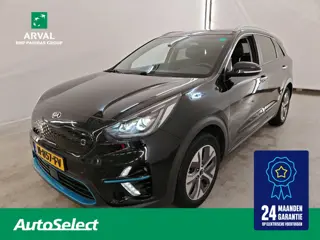 Kia E-Niro 64 kWh 204 pk DynamicPlusLine | SOH 100% | Trekhaak | Schuifdak | Stuur- en Stoelverwarmi