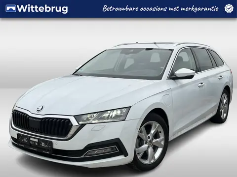Škoda Octavia Combi 1.4 TSI DSG iV PHEV Style / Panorama dak / Leer / 19'' LMV