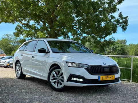 Skoda Octavia Combi 1.0 TSI Sport Business | Sport stoelen + Cruise + Clima nu € 13.975,-!!!