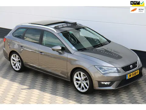 Seat Leon ST 1.4 EcoTSI FR Pano Carplay NAP Dealer Onderhoud