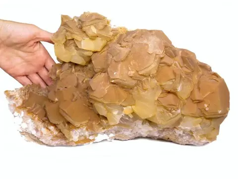REUZE MAAT ORANJE CALCITE MERCEDEZ, UIT PORTUGAL Kristal op