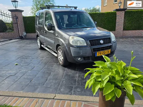 Fiat doblo 1.4 benzine 7 persoons Passat Variant 1.4