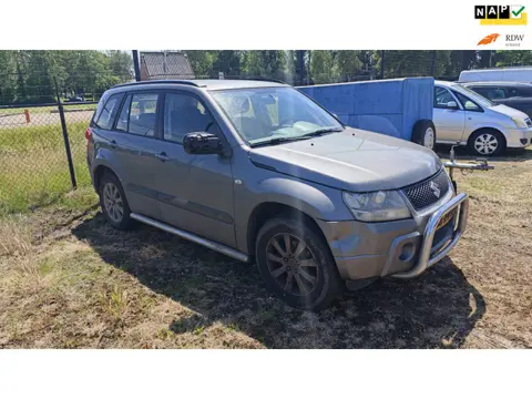 Suzuki Grand Vitara 2.0-16V Exclusive ( lees advertentie )