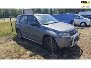 Suzuki Grand Vitara 2.0-16V Exclusive ( lees advertentie )