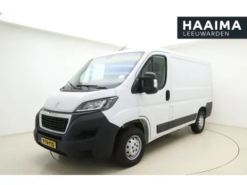 Peugeot Boxer 2.2 BlueHDi 120 L1H1 3.3t | Airco | In hoogte verstelbare zittingen | Parkeersensoren 