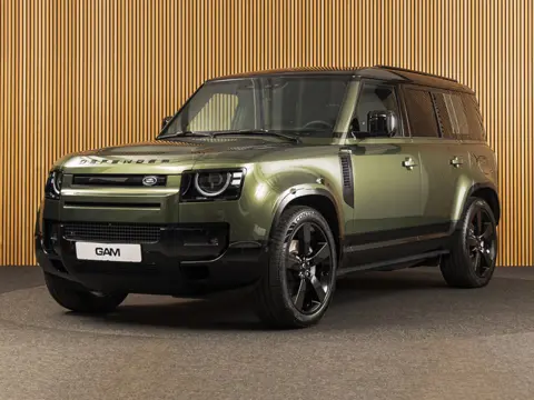 Land Rover Defender 110 2.0 P300e 110 X-Dynamic HSE MY26 | PANO | HUD | 22" | MERIDIAN