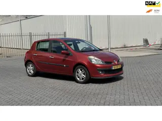 Renault Clio 1.6-16V Initiale