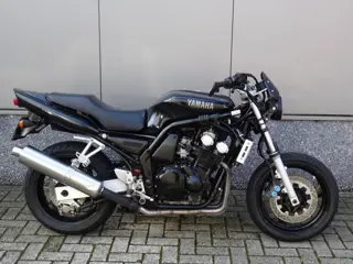 Yamaha FZS 600 FAZER (bj 2001)