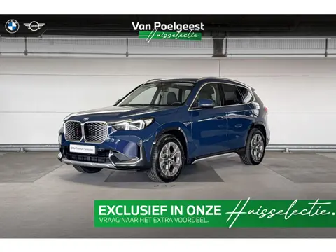 BMW iX1 eDrive20 Pure Edition 67 kWh | Driving Assistant | Trekhaak | Huisselectie