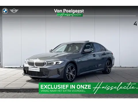 BMW 3 Serie Sedan 330e M-Sport | 18 inch | Trekhaak | Stoelverwarming | Huisselectie