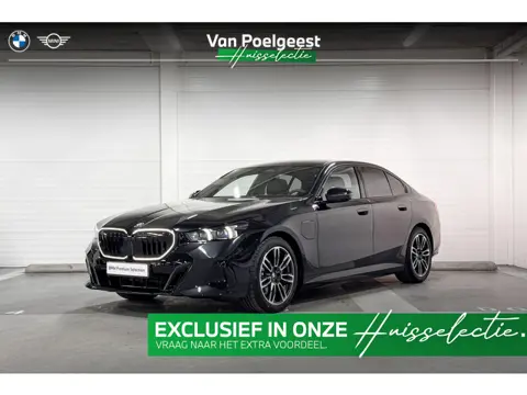 BMW 5 Serie Sedan 530e | M Sportpakket Pro | Innovation Pack | Travel Pack | Comfort Pack | Huissele
