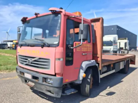 Volvo FL 220 * 8 x Bolts * Airco * Manual * (bj 2000)