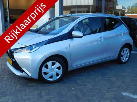 Toyota Aygo 1.0 VVT-i x-play (bj 2015)