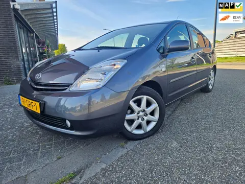 Toyota Prius 1.5 VVT-i Tech Edition GARANTIE Leer bekleding Trekhaak