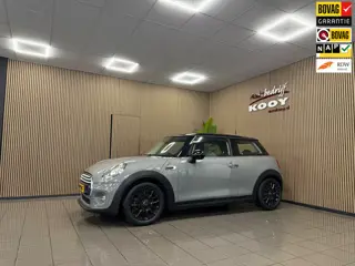 Mini 1.5 Cooper Salt Business * Navigatie / Cruise control / LM Velgen / NL Auto *